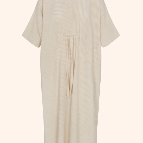 Dreamy Soft Relaxed Drape V-Neck Maxi Dress - Picture 3 of 8